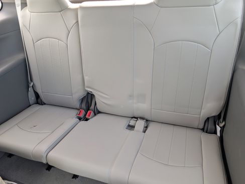 Used 2017 GMC Acadia Limited SLT image 8