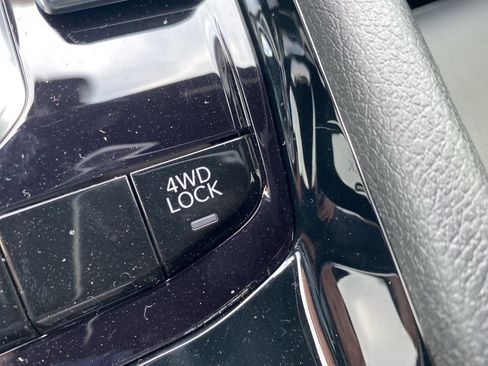 New 2026 Jeep Compass Latitude AWD/4WD image 30