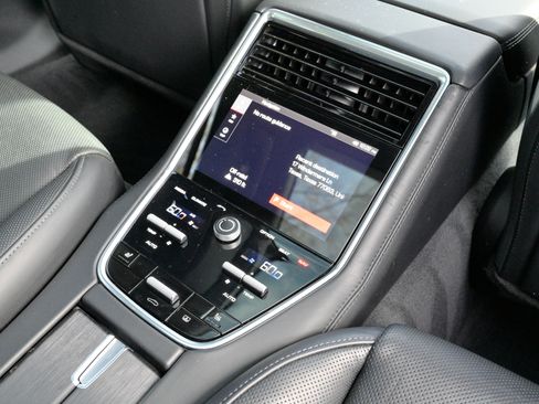 Used 2019 Porsche Panamera GTS image 49