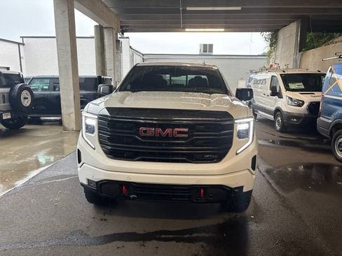 Used 2023 GMC Sierra 1500 AT4 w/ Technology Package AWD/4WD image 7
