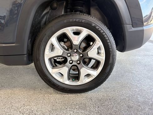 Used 2018 Jeep Compass Limited w/ Navigation Group AWD/4WD image 24