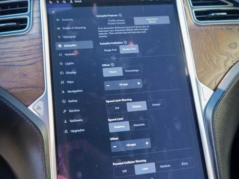 Used 2017 Tesla Model S 75 image 13