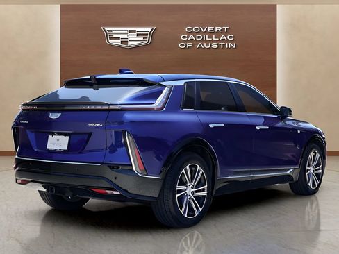 Used 2024 Cadillac Lyriq Luxury w/ LPO, Floor Liner Package AWD/4WD image 4