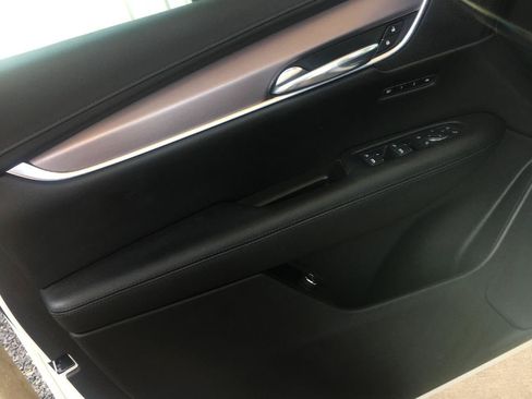 Used 2017 Cadillac XT5 Premium Luxury w/ Driver Assist Package FWD image 12