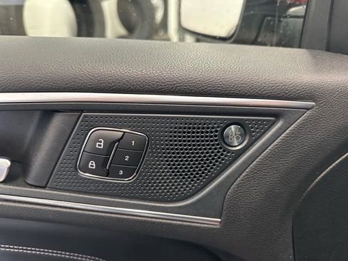 Used 2024 Ford Edge Titanium image 20