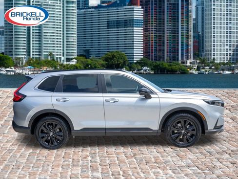 Used 2024 Honda CR-V Sport Touring image 4