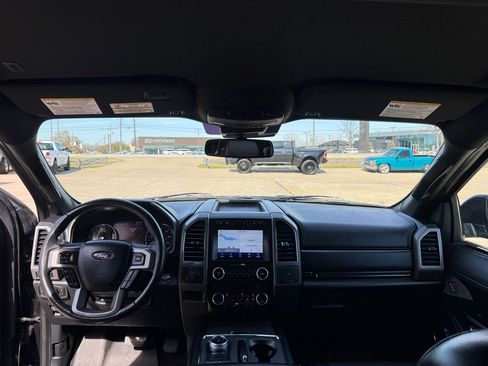 Used 2021 Ford Expedition XLT image 25
