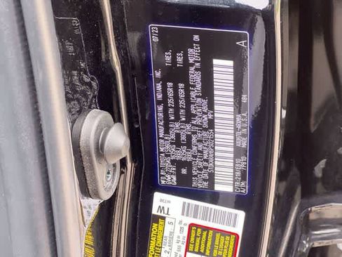 Used 2023 Toyota Highlander XLE FWD image 22