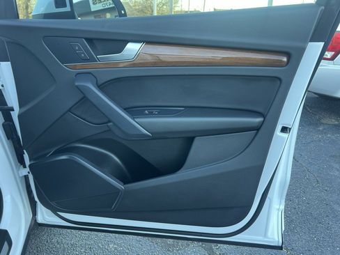 Used 2023 Audi Q5 2.0T Premium w/ Convenience Package image 37