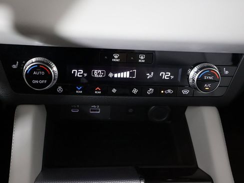 New 2025 Mitsubishi Outlander SEL image 56