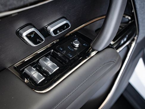 New 2025 Land Rover Range Rover Sport Dynamic SE image 25