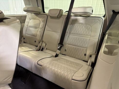 Used 2023 Lincoln Navigator Black Label image 11