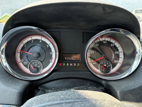Used 2018 Dodge Grand Caravan SXT FWD image 12