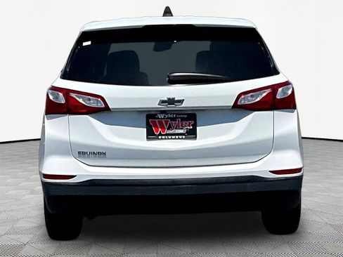 Used 2021 Chevrolet Equinox LS w/ LS Convenience Package FWD image 5