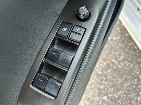 Certified 2022 Toyota Camry SE image 17