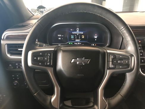 Used 2023 Chevrolet Suburban Z71 w/ Luxury Package AWD/4WD image 18