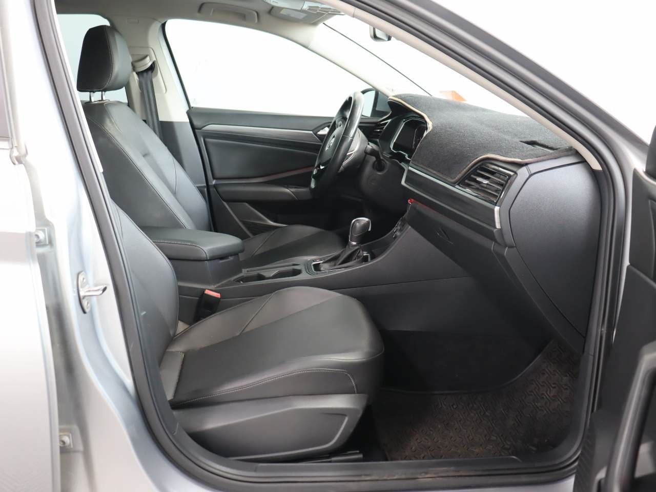 Used 2019 Volkswagen Jetta SEL FWD image 18