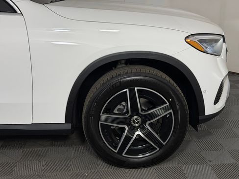 Used 2026 Mercedes-Benz GLC 300 4MATIC image 11