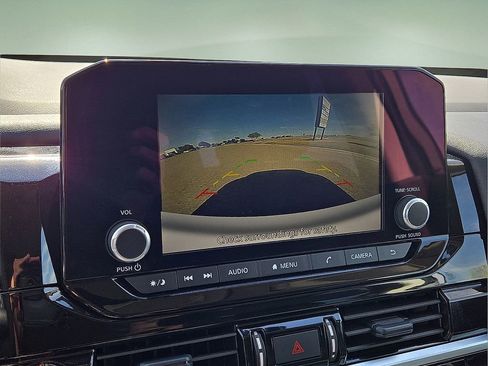 Used 2025 Nissan Pathfinder SV image 29