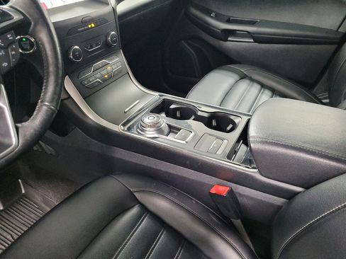 Used 2019 Ford Edge SEL w/ Equipment Group 201A AWD/4WD image 26