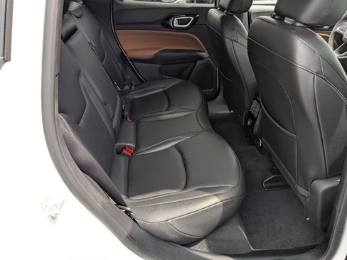Used 2025 Jeep Compass Limited AWD/4WD image 29