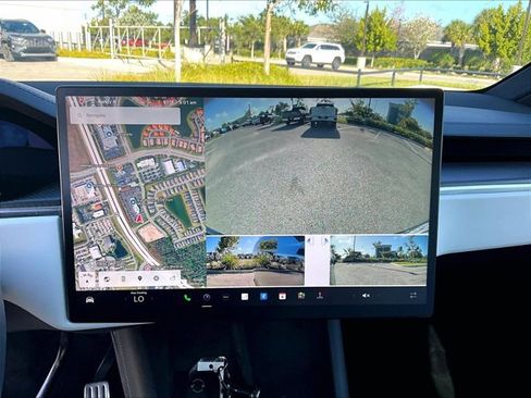 Used 2023 Tesla Model X Plaid image 23