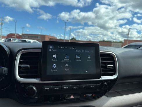 Certified 2023 Hyundai Venue SEL image 21