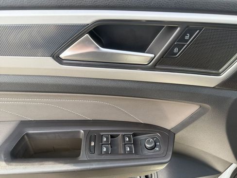 Used 2022 Volkswagen Atlas SEL R-Line image 9