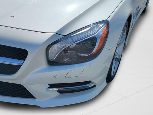 Used 2015 Mercedes-Benz SL 550 image 9