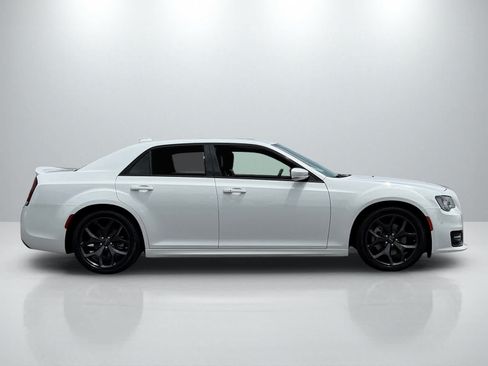 Used 2023 Chrysler 300 S w/ Comfort Group RWD image 8