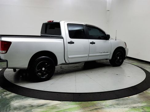 Used 2014 Nissan Titan SV w/ SV Value Truck Package RWD image 5