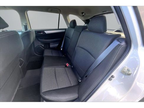 Used 2017 Subaru Outback 2.5i Premium image 20
