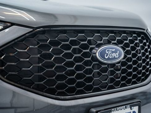 Used 2022 Ford Edge ST-Line image 11