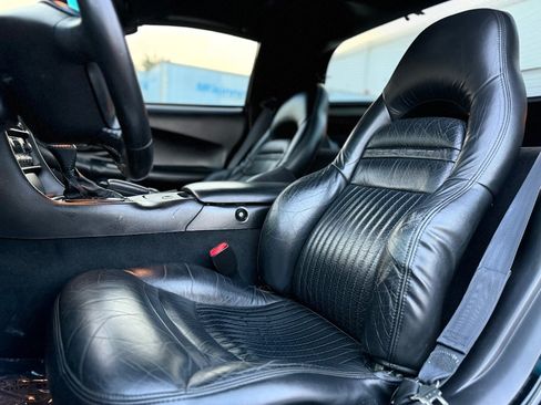 Used 1998 Chevrolet Corvette Coupe w/ Memory Pkg RWD image 14