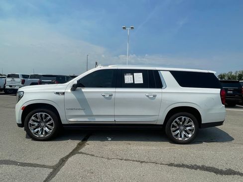 Used 2023 GMC Yukon XL Denali AWD/4WD image 10