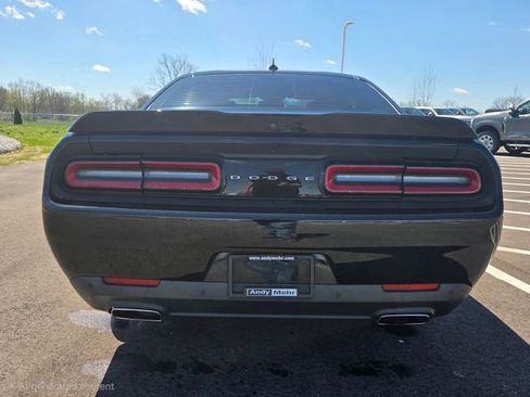 Used 2016 Dodge Challenger SXT Plus image 34