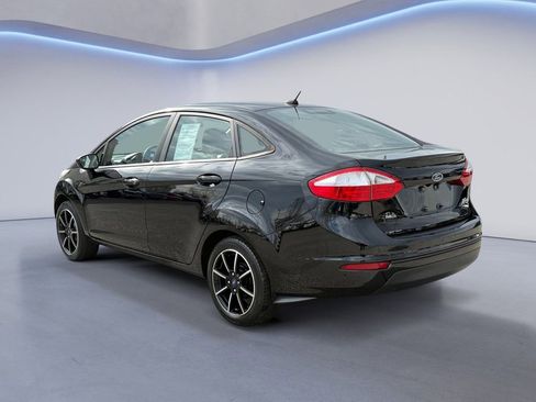 Used 2018 Ford Fiesta SE image 5