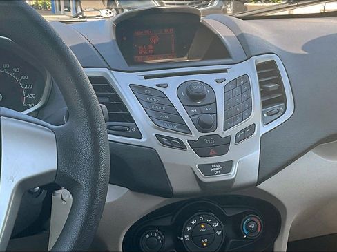 Used 2011 Ford Fiesta SE w/ 201A Rapid Spec Order Code FWD image 6