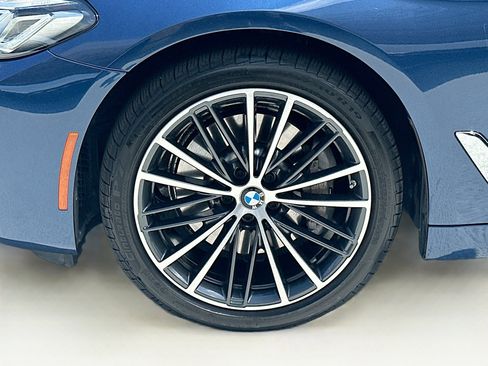 Used 2023 BMW 530i w/ Premium Package RWD image 30