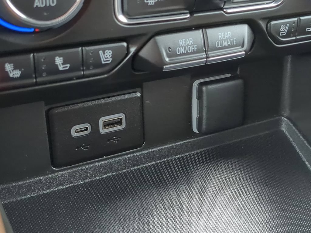Used 2023 Chevrolet Tahoe High Country AWD/4WD image 36