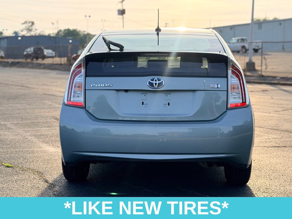 Used 2013 Toyota Prius Four w/ Deluxe Solar Roof Pkg FWD image 8