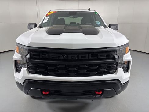 Used 2024 Chevrolet Silverado 1500 Custom Trail Boss w/ LPO, Dark Essentials Package image 3