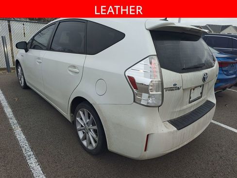 Used 2013 Toyota Prius V Five image 4
