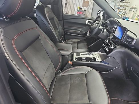 Used 2023 Ford Explorer ST-Line w/ Class IV Trailer Tow Package image 10