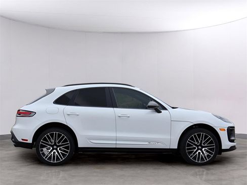 New 2026 Porsche Macan image 9