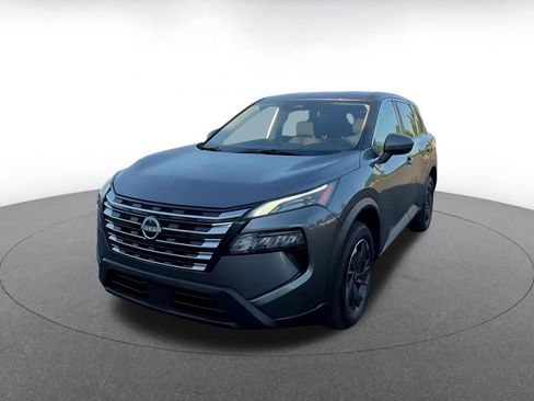 Used 2025 Nissan Rogue SV image 8