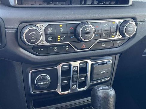 Certified 2024 Jeep Wrangler Unlimited Sahara AWD/4WD image 38
