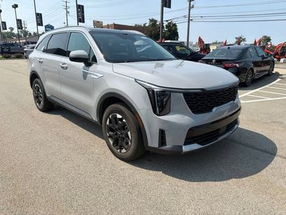 Certified 2025 Kia Sorento S w/ Panoramic Sunroof Package