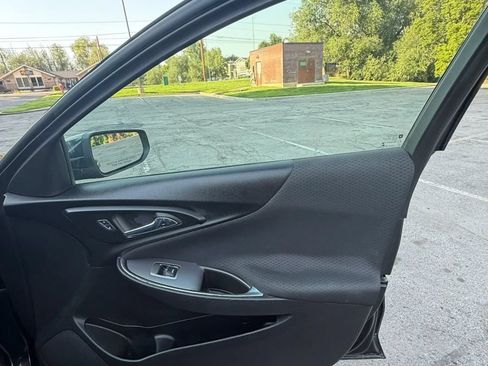 Used 2016 Chevrolet Malibu LT FWD image 16