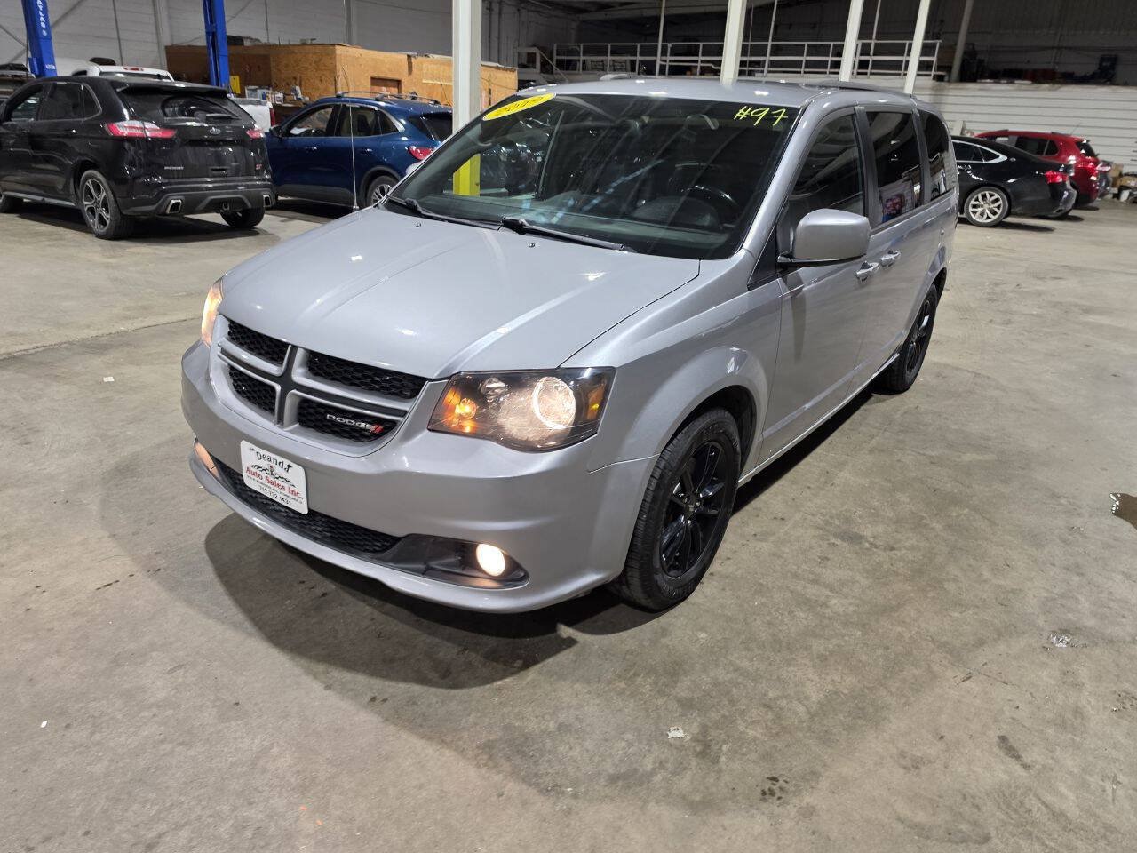 Used 2019 Dodge Grand Caravan GT FWD image 2